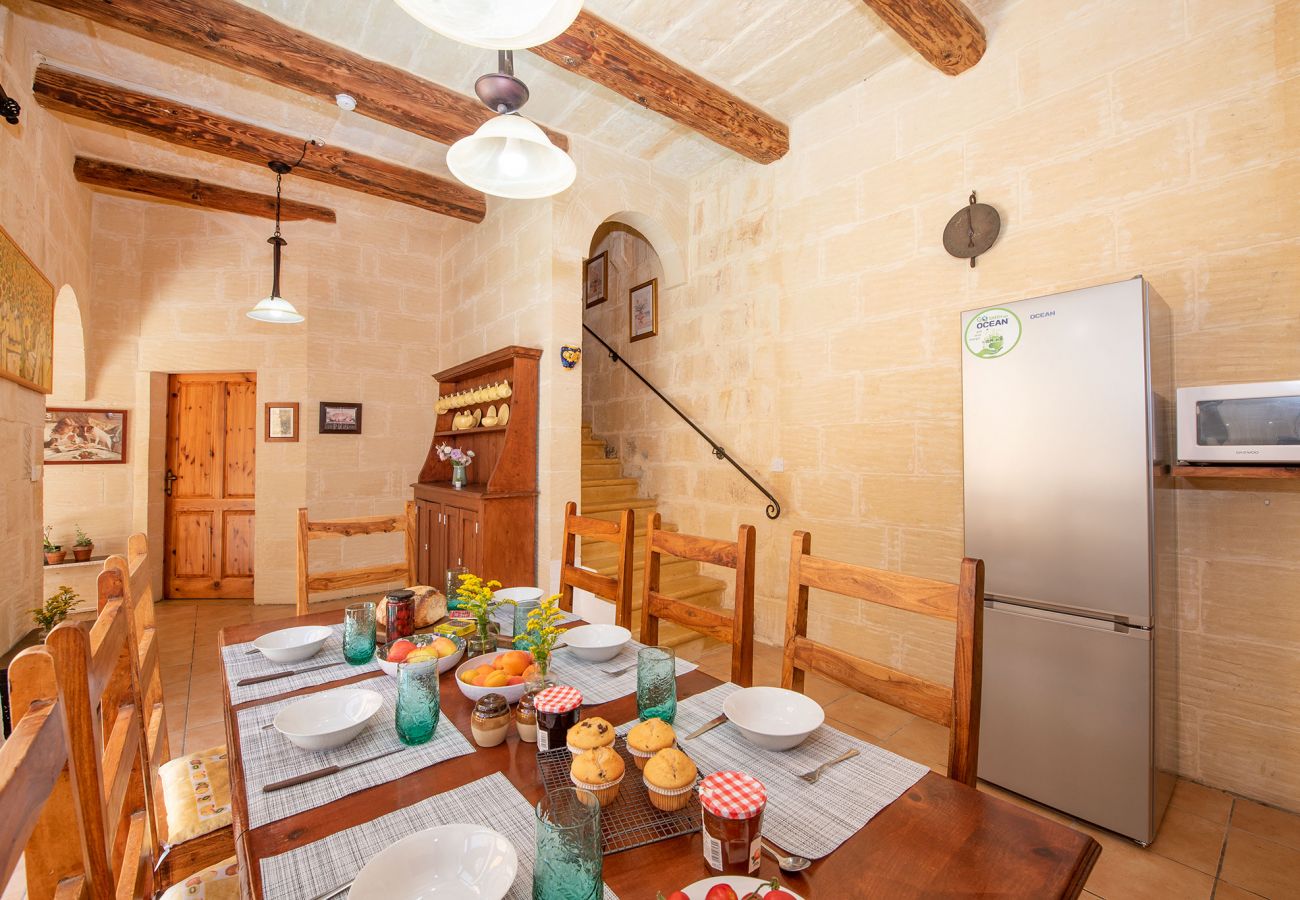 Country house in Iż-Żebbuġ - Ta Indri Holiday Home