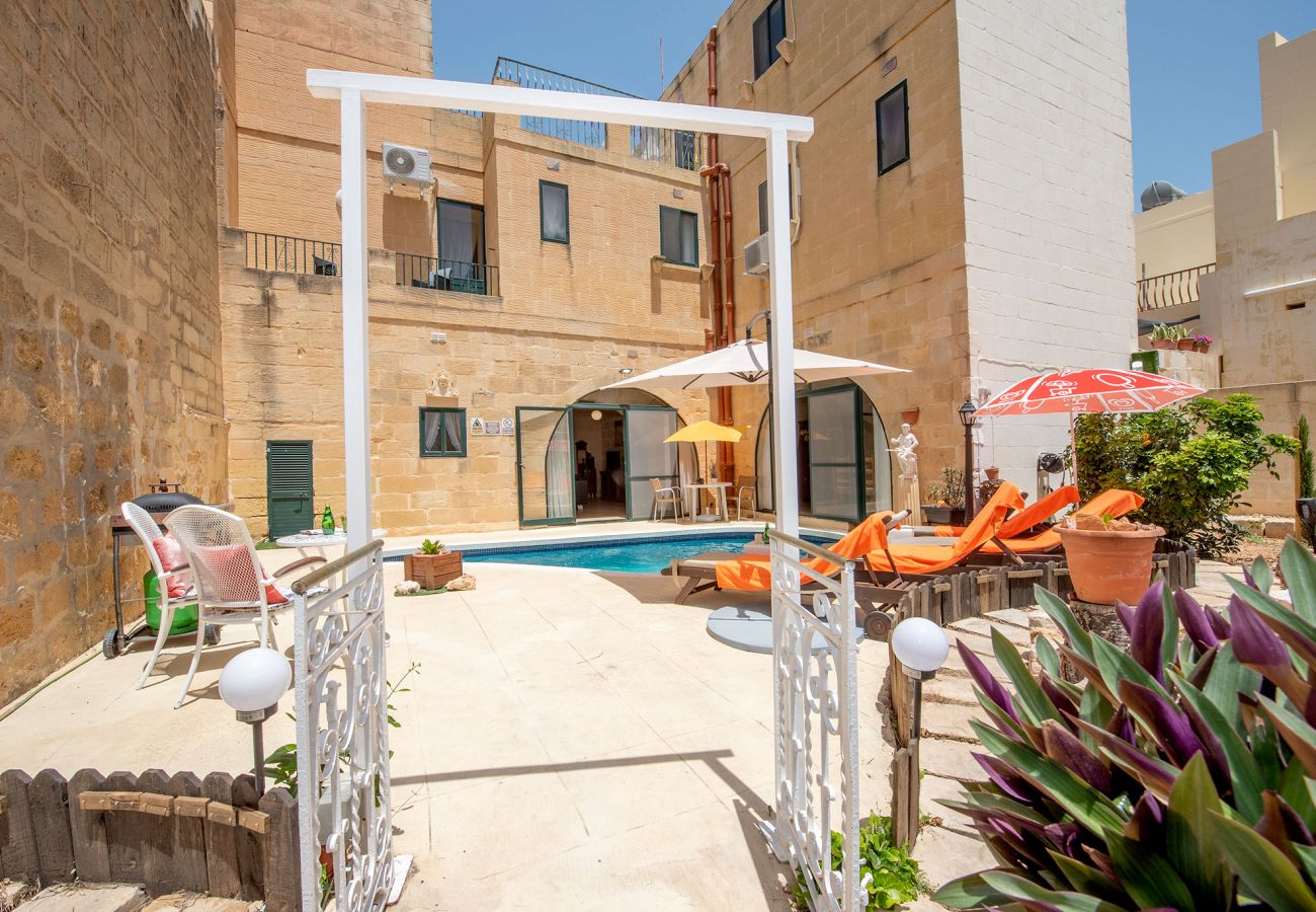 Country house in Iż-Żebbuġ - Ta Indri Holiday Home