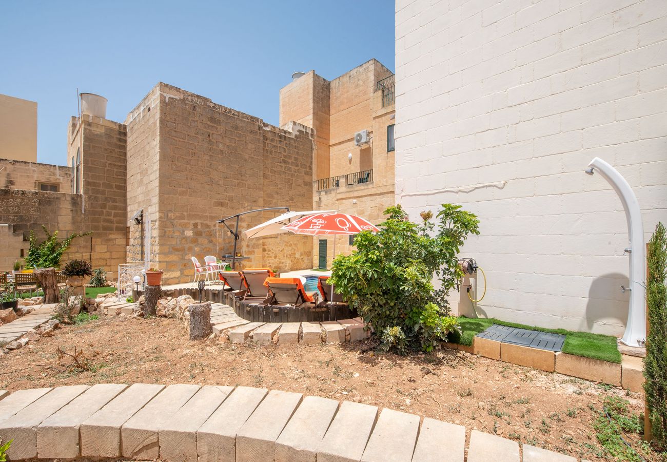 Country house in Iż-Żebbuġ - Ta Indri Holiday Home