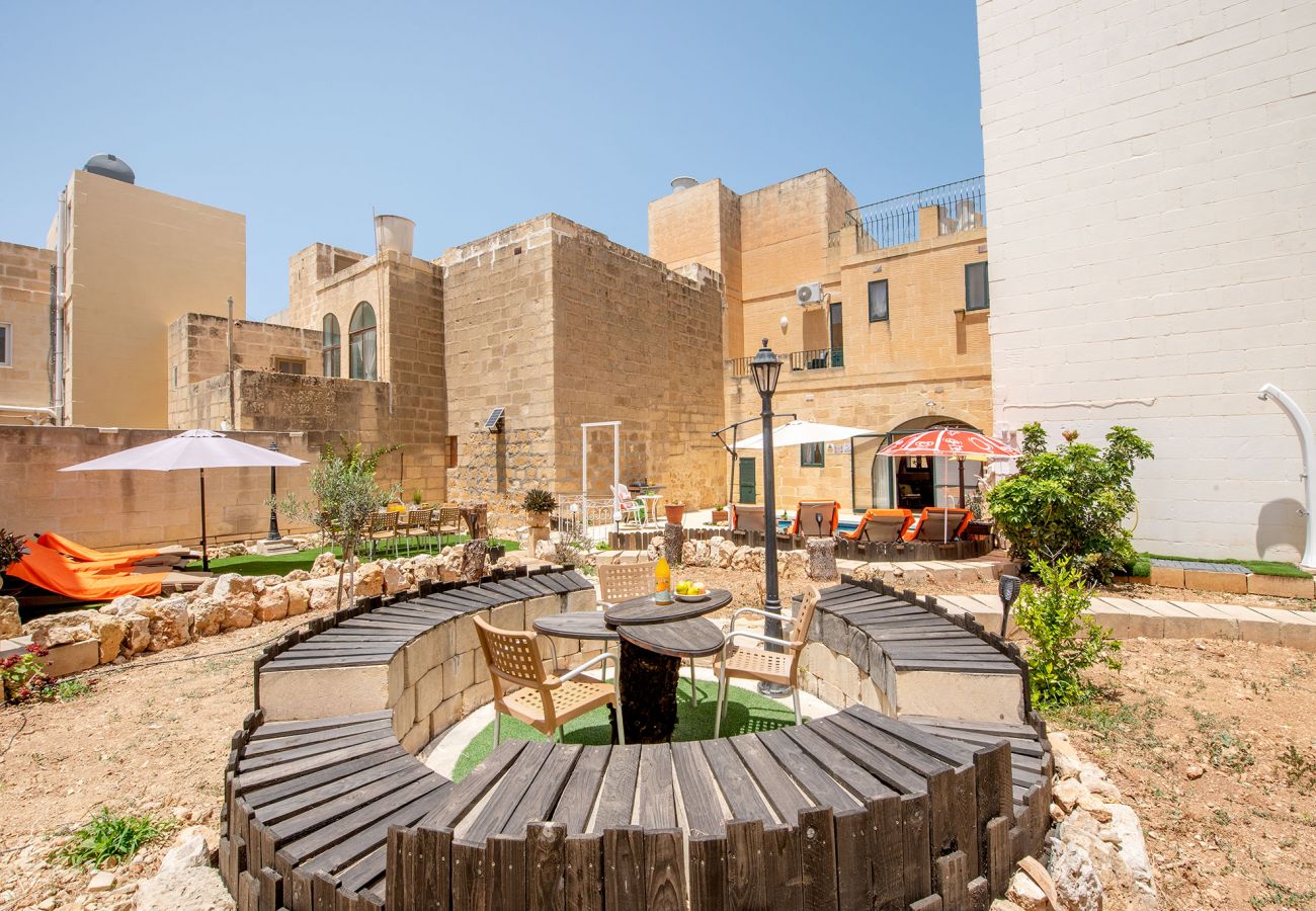 Country house in Iż-Żebbuġ - Ta Indri Holiday Home