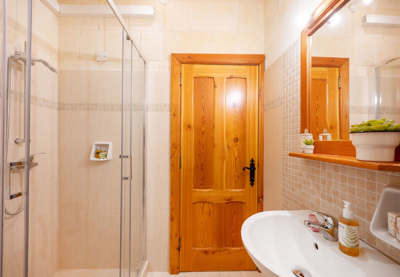 Country house in Qala - Veduta Holiday Home Qala