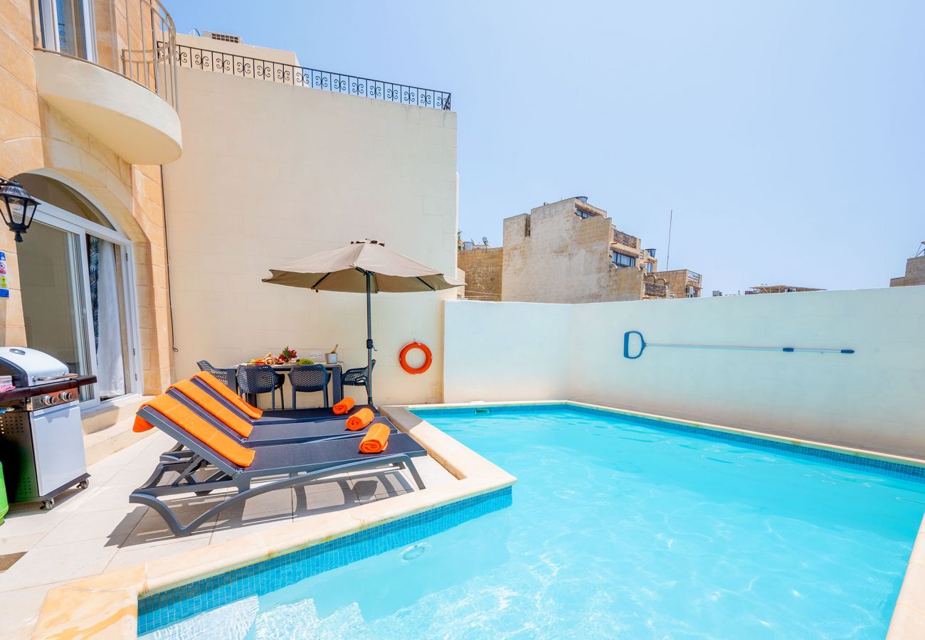 Country house in Qala - Veduta Holiday Home Qala