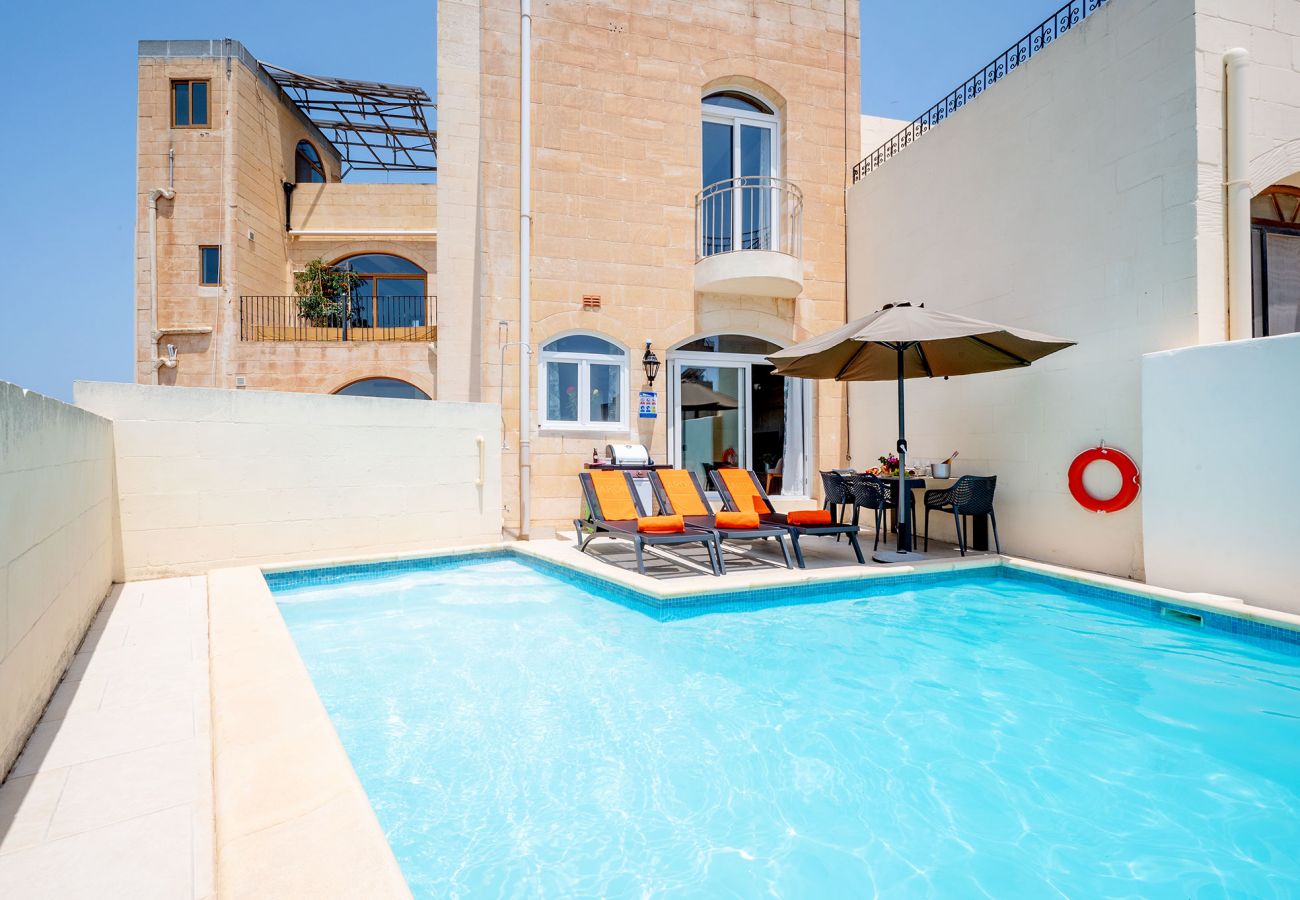 Country house in Qala - Veduta Holiday Home Qala