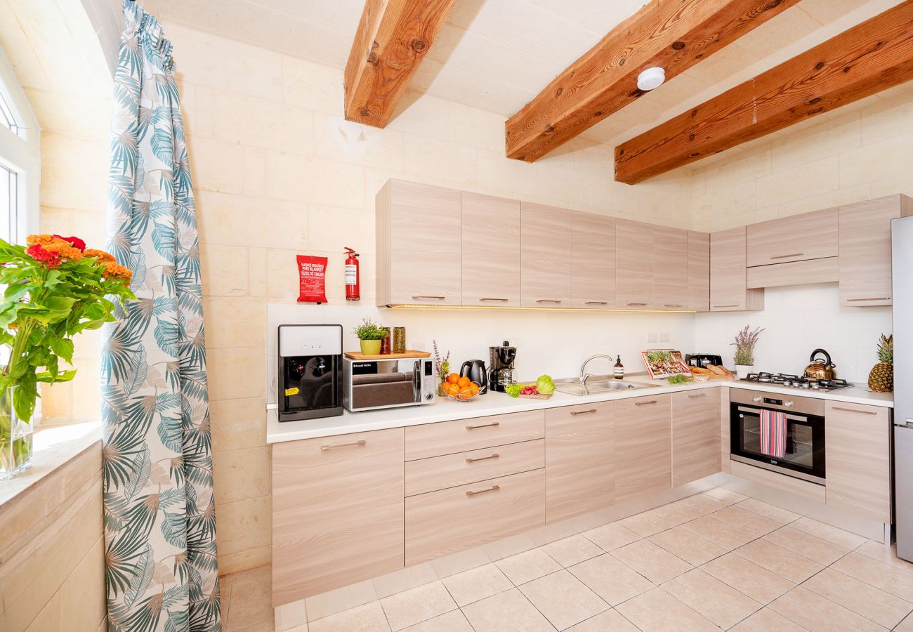 Country house in Qala - Veduta Holiday Home Qala