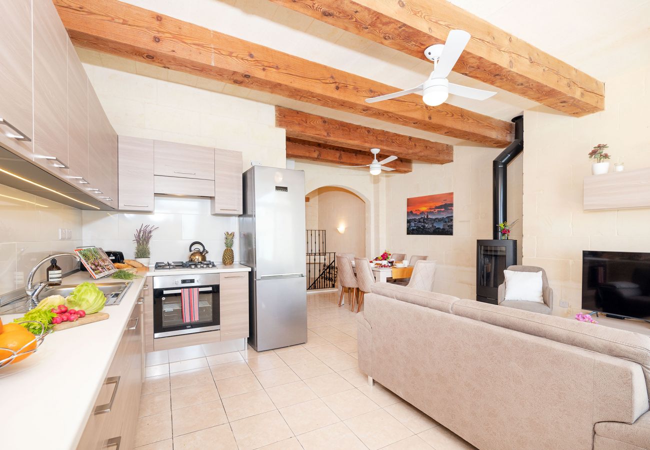 Country house in Qala - Veduta Holiday Home Qala