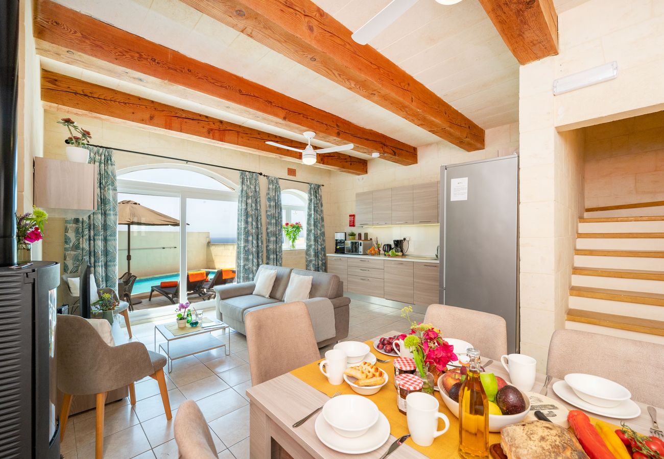 Country house in Qala - Veduta Holiday Home Qala