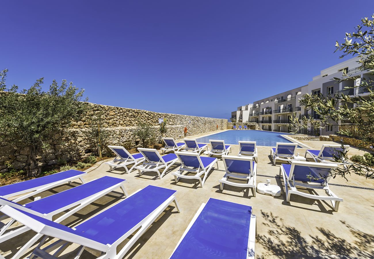 Apartment in Marsalforn - The Hillock Penthouse South B14