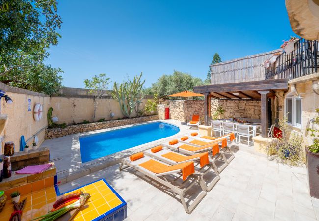Country house in Munxar - Il-Mohba Holiday Home