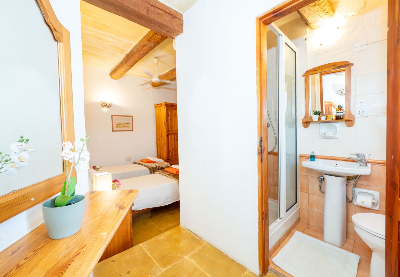 Country house in Munxar - Il-Mohba Holiday Home
