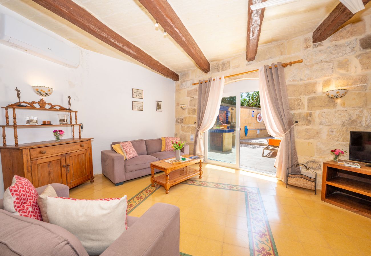 Country house in Munxar - Il-Mohba Holiday Home