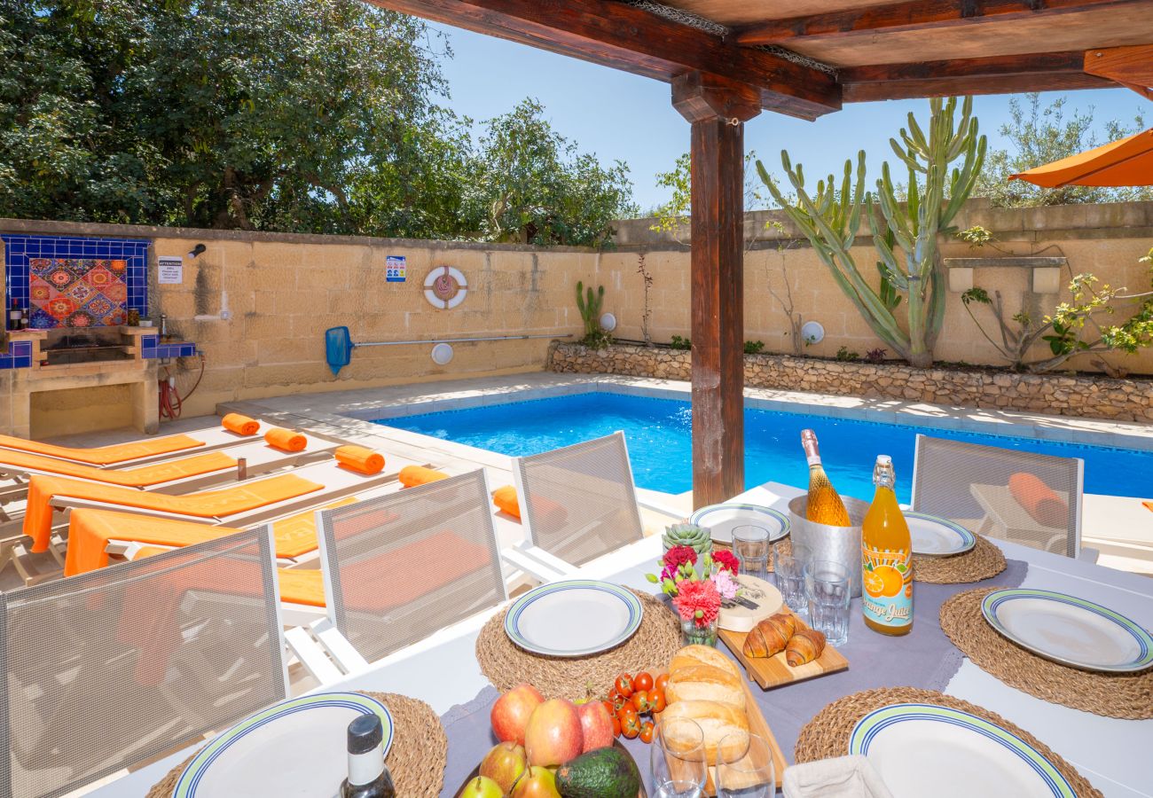 Country house in Munxar - Il-Mohba Holiday Home