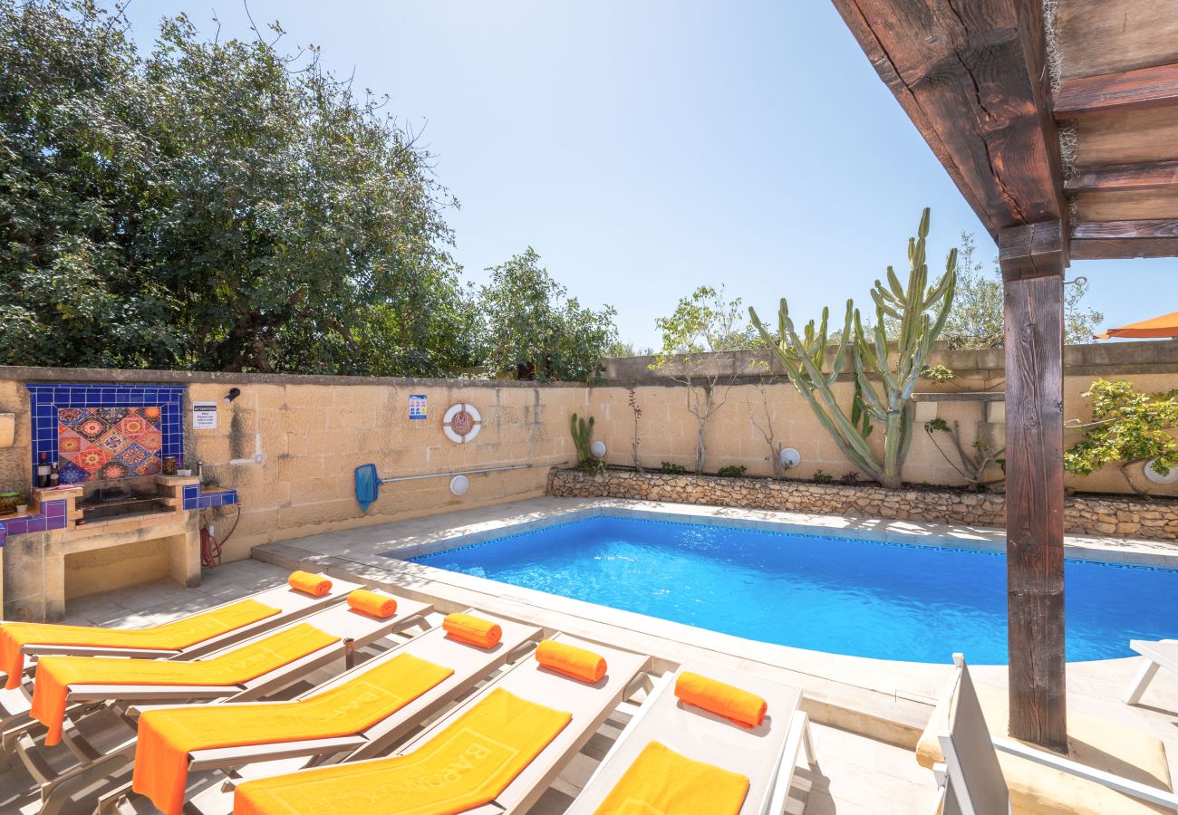 Country house in Munxar - Il-Mohba Holiday Home