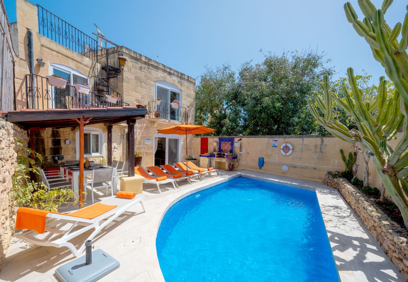 Country house in Munxar - Il-Mohba Holiday Home